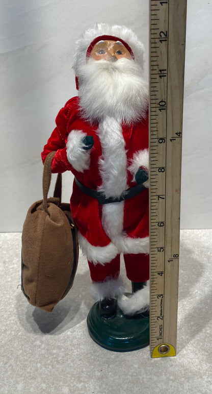 Byer's Choice Santa