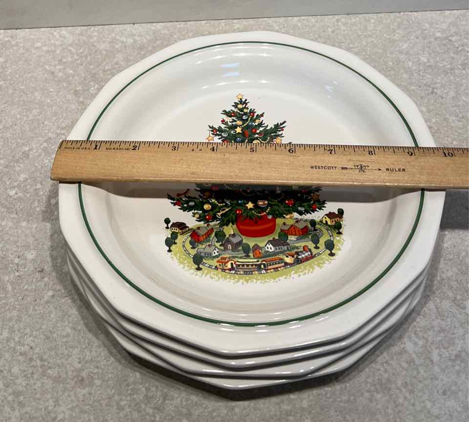 Set of 4 Pfaltzgraff Dishes