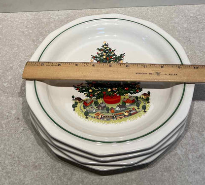 Set of 4 Pfaltzgraff Dishes