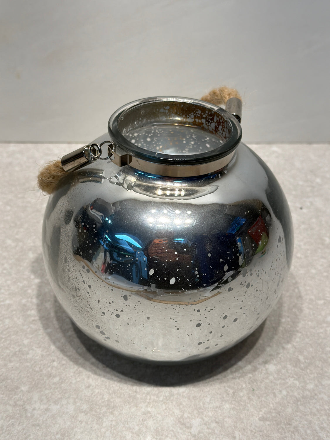 Candleholder