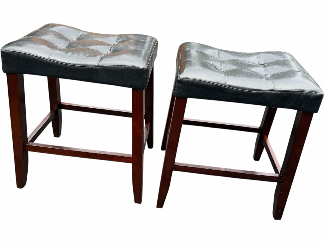 Set of 2 Stools