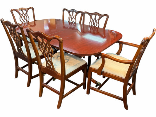 Council Dining table 2 leafs And 6 Chairs