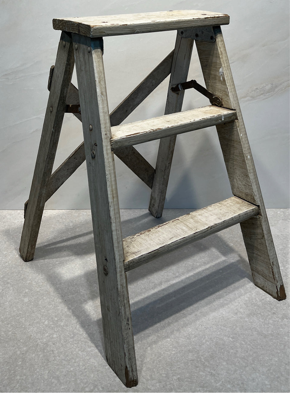 Decoroative Only Ladder
