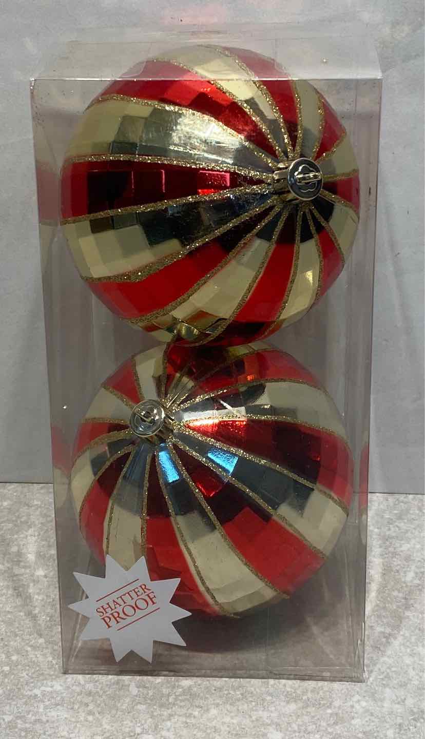 Set of 2 Ornaments