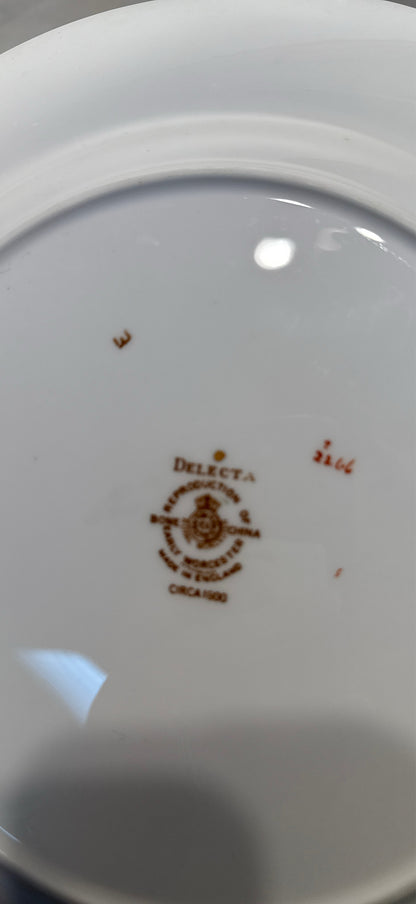 Set of 6 Early Worcester Dinner Plates