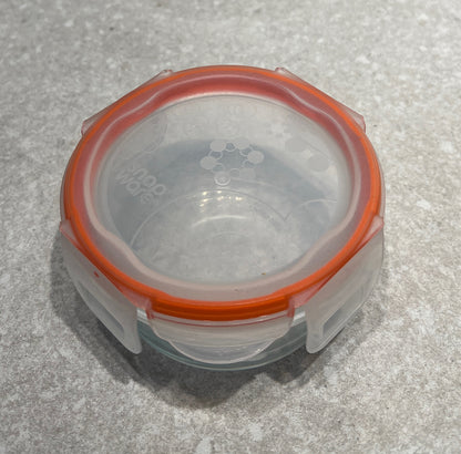 Snapware Covered Bowl