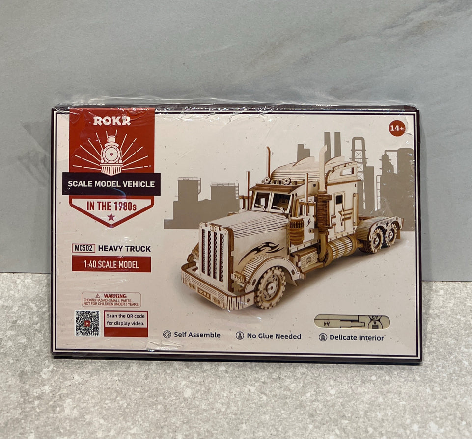 Scale Model Heavy Truck