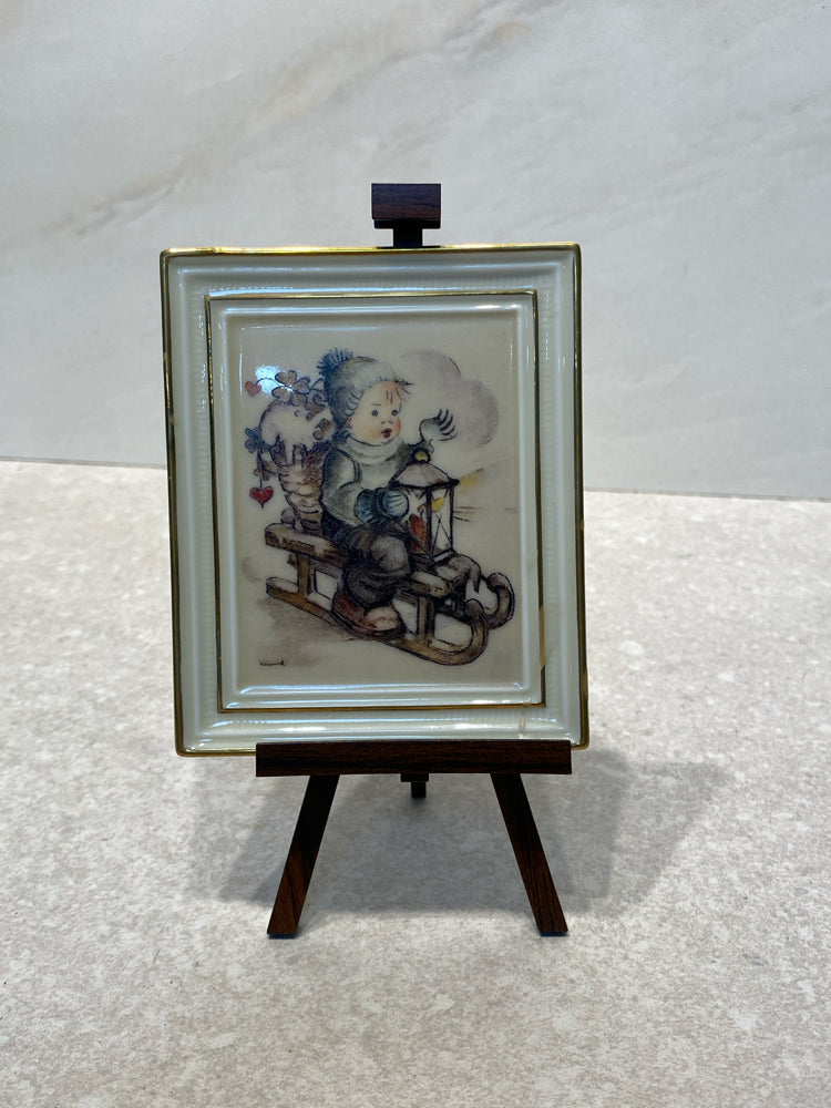 hummel Plate on Stand