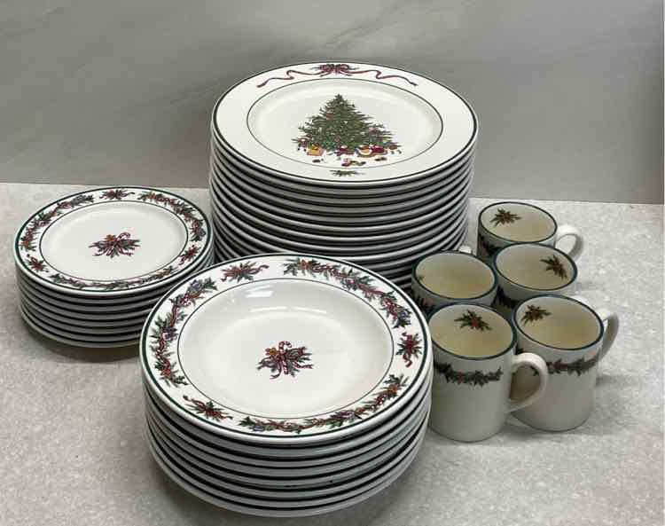 Christmas Dinnerware Set