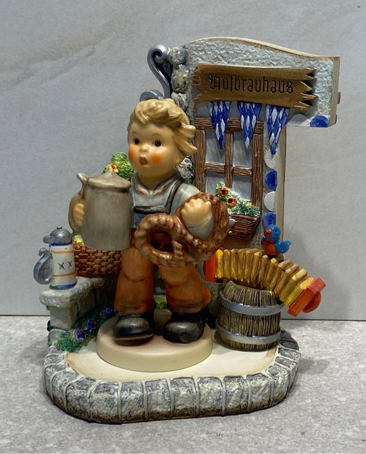 Hummel Bavarian Bier Garden with 1 Figurine