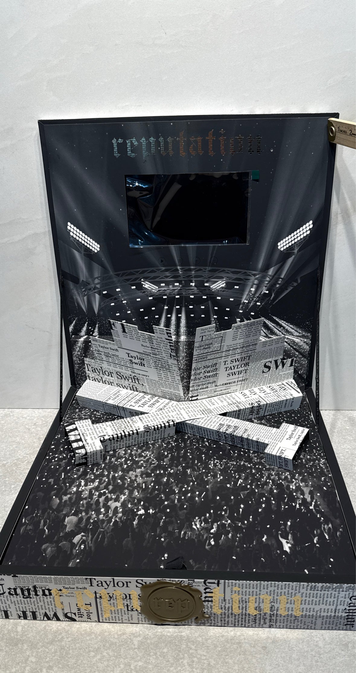 Taylor Swift Reputation Stadium Tour Box