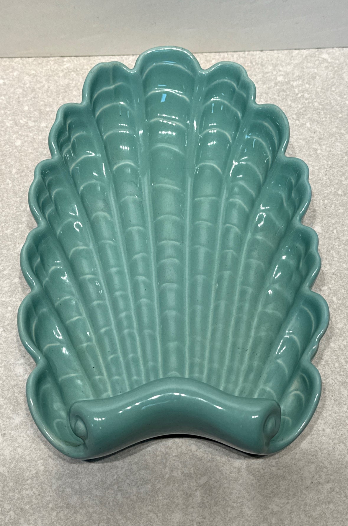 Abingdon Pottery  Shell Bowl