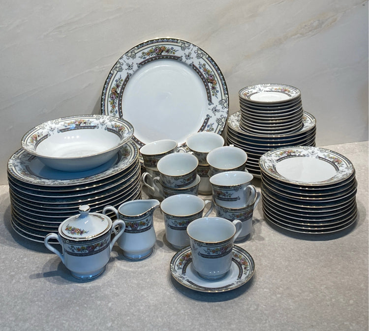 Mikasa Cambridge Dinnerware Set
