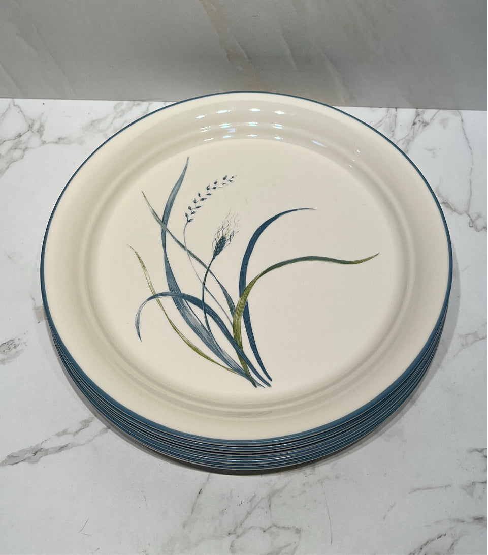 Set of 8 Corelle Dinner Plates