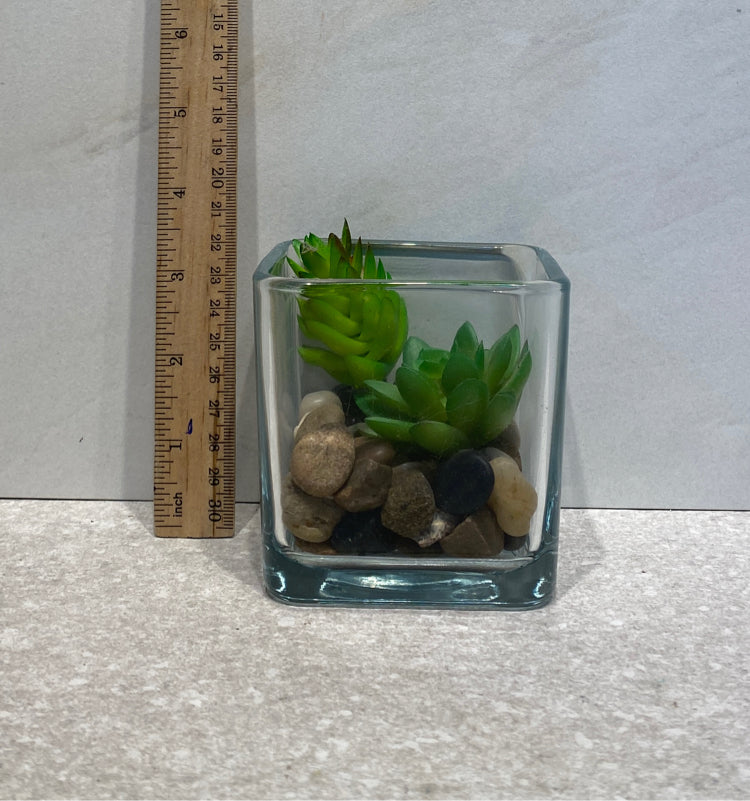 Artifical Decor