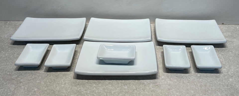 Lot of 8 Dishes