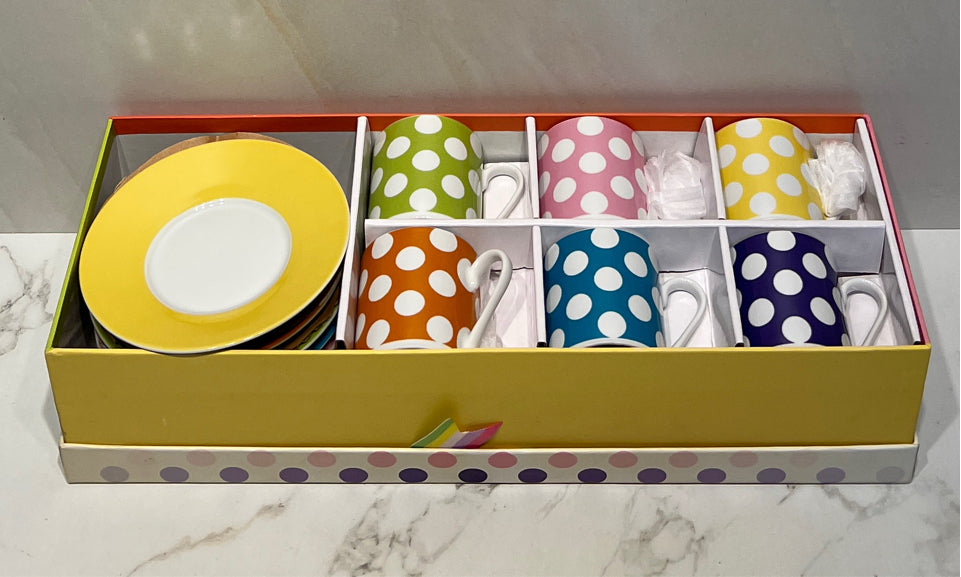 Set of 6 Cups and Saucers