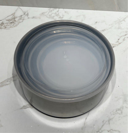 Set of Covered Bowls