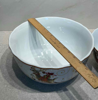 Pair of Williams Sonoma Bowls