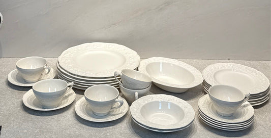 Crown Ducal Dinnerwae Set