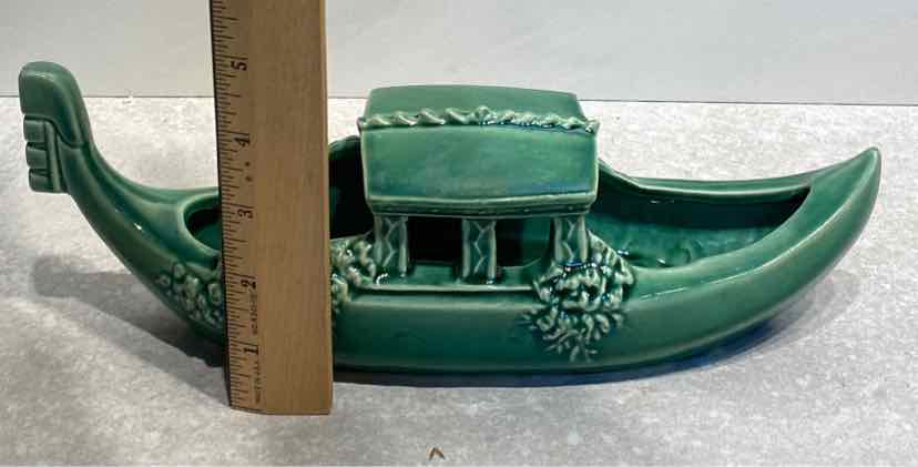McCoy Gondola Planter