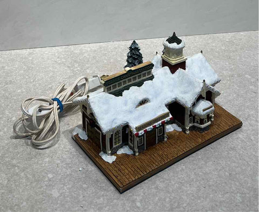 Thomas Kinkade - Village Christmas Station