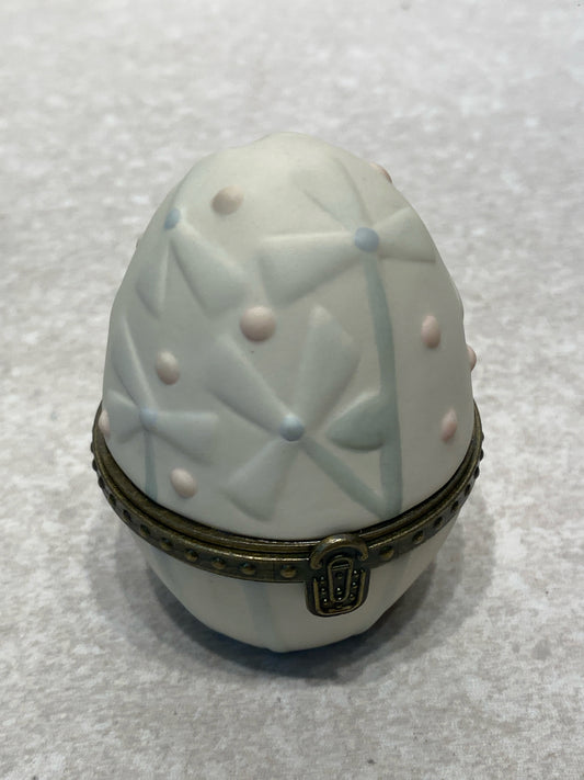 Dept. 56 Covered Egg Snowbabies
