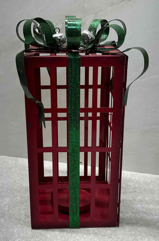 Present Candle Holder