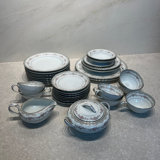 Noritake Glenwood Dinnerware Set