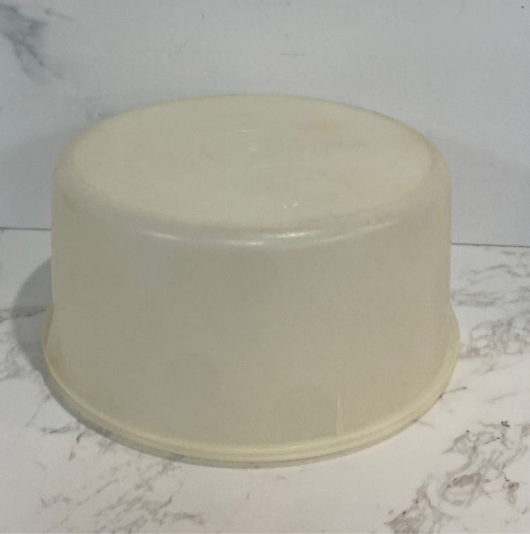 Covered Tupperware Cake Container