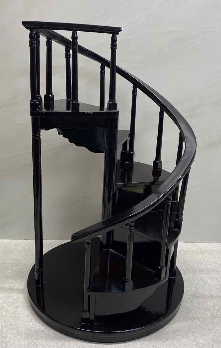 Byers' Choice Spiral Staircase