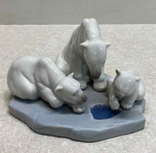 Lladro "Bearly Love"