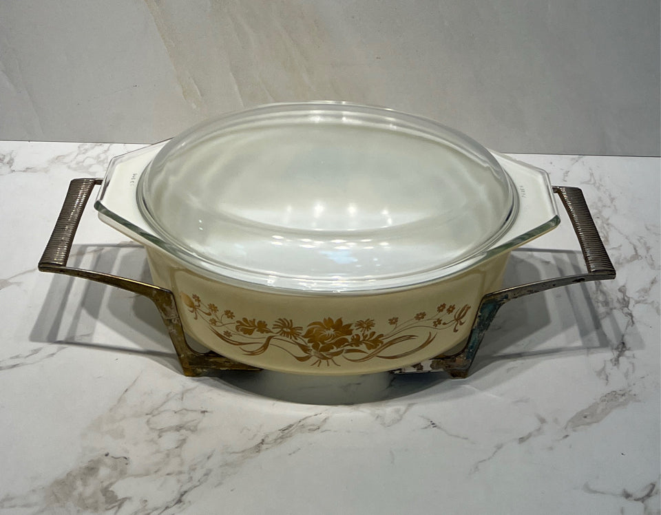 Pyrex Casserole on Stand