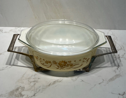 Pyrex Casserole on Stand