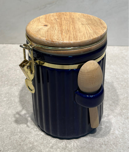 Canister