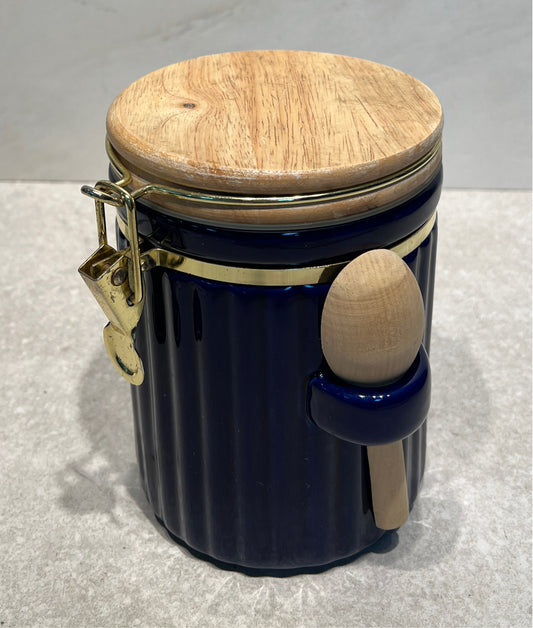 Canister