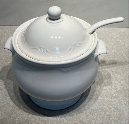 Pfaltzgraff Soup Tureen