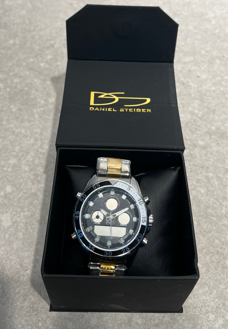 Daniel Steiger Watch - needs battery