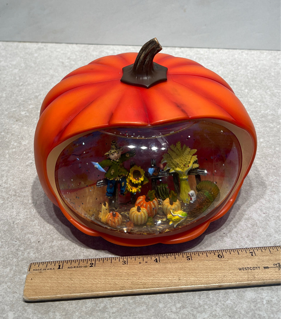 Pumpkin Snow Globe