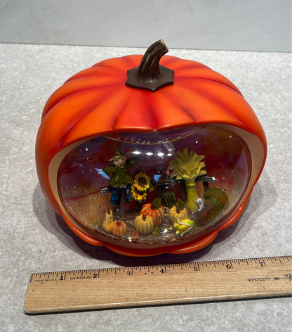 Pumpkin Snow Globe