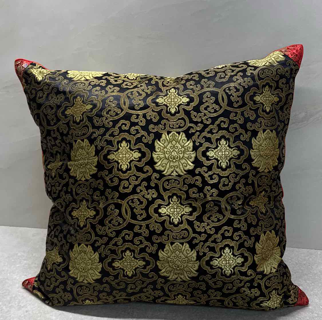 Pillow 24x24