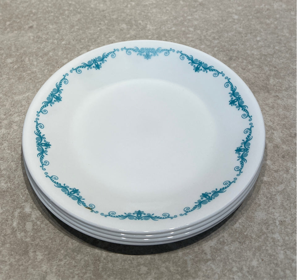 Set of 4 Corelle Plates