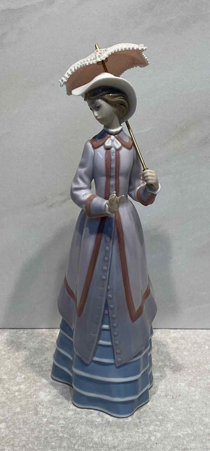 Lladro Parisian Lady