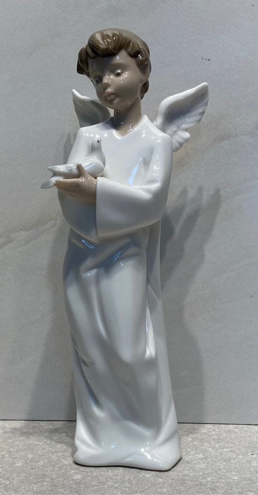 Nao by Lladro 1261 Figurine
