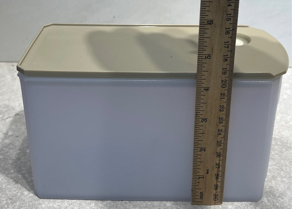 Tupperware Container