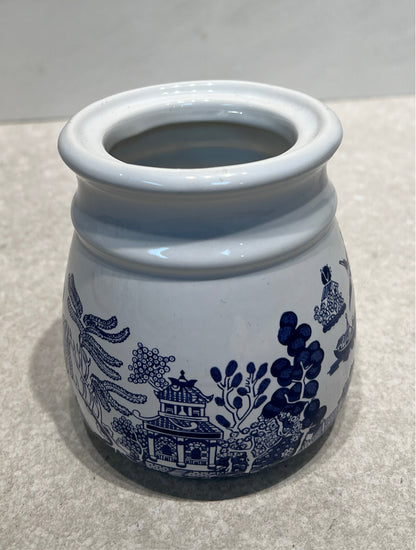 Blue Willow Jar