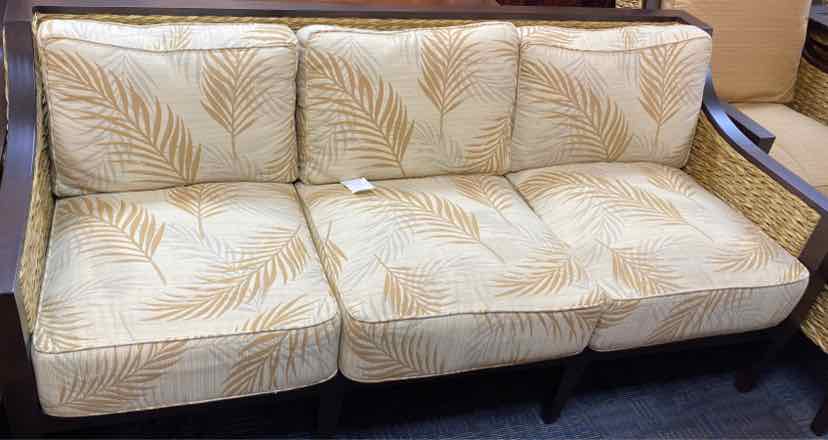 Summer Classics Sofa