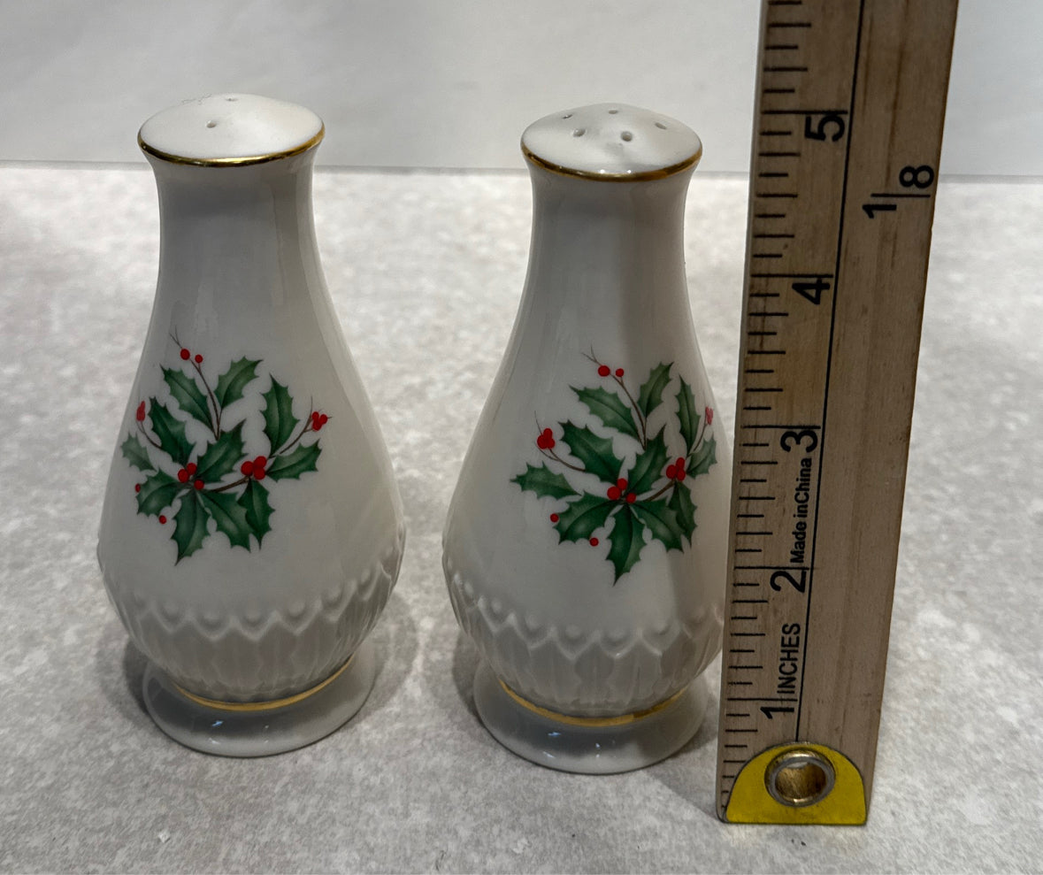Lenxo Holiday Salt And Pepper Shakers