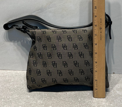 Dooney And Bourke Handbag *