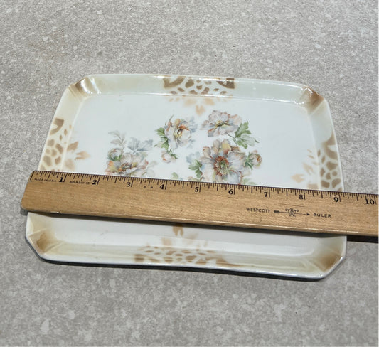 Tray